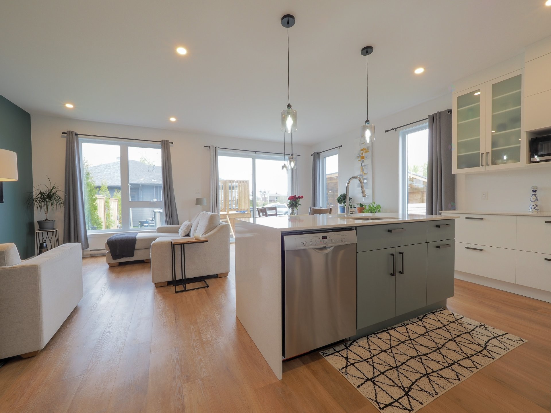 









819


Rue de la Création

,
Trois-Rivières,




QC
G9B0Z8

