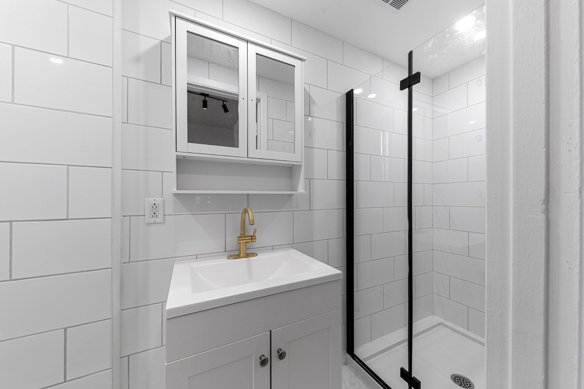 









7496

 - 7502


Av. Christophe-Colomb

,
Montréal (Villeray/Saint-Michel/Parc-Extension),




QC
H2R2S7

