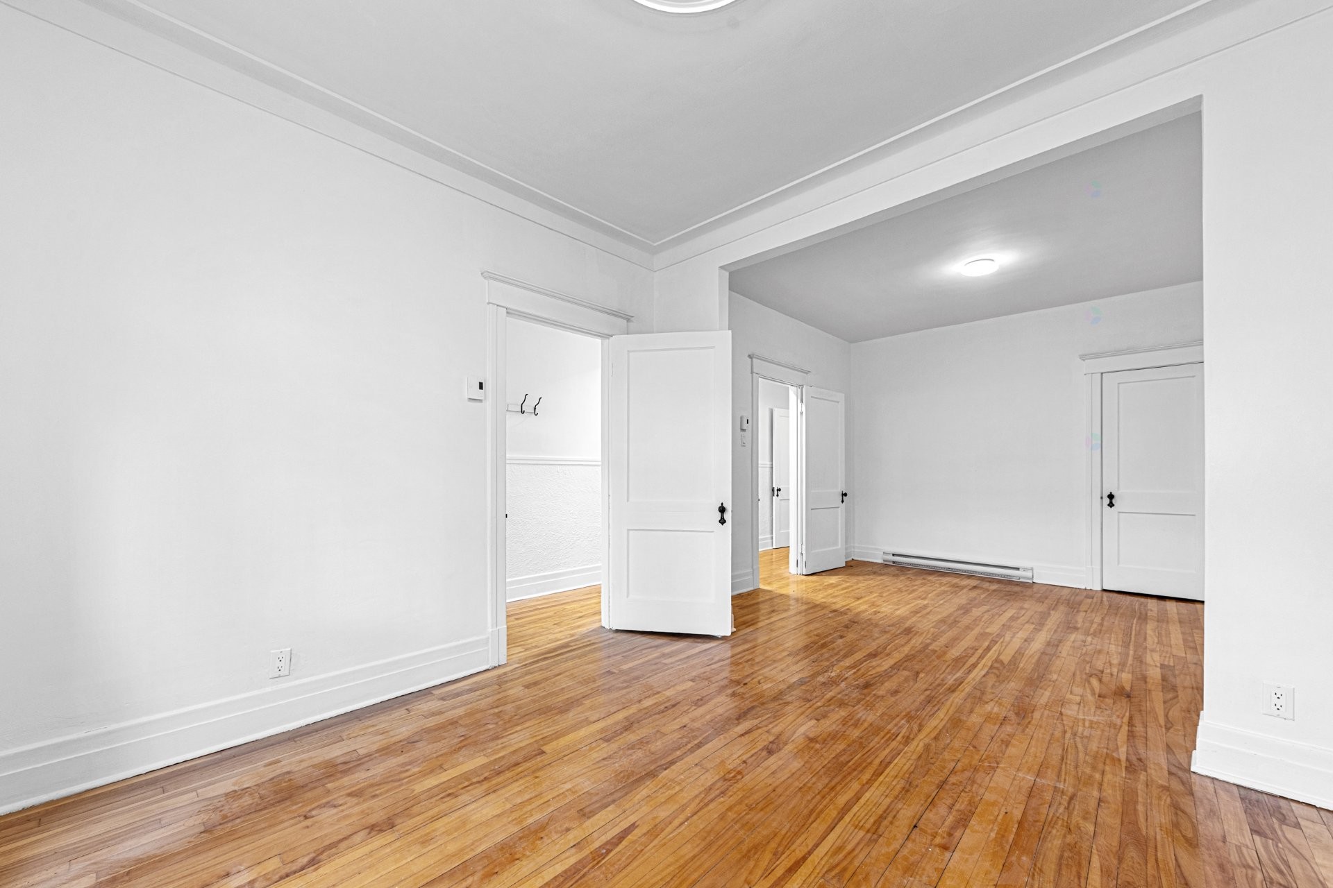 









7496

 - 7502


Av. Christophe-Colomb

,
Montréal (Villeray/Saint-Michel/Parc-Extension),




QC
H2R2S7

