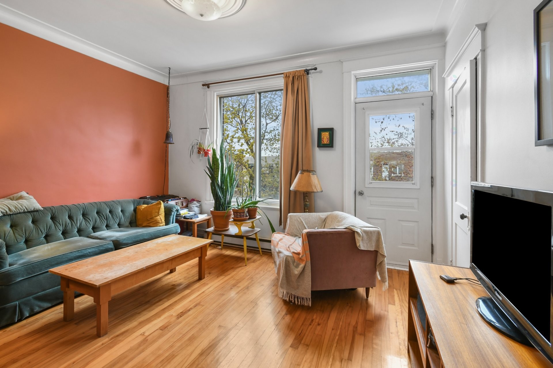 









7496

 - 7502


Av. Christophe-Colomb

,
Montréal (Villeray/Saint-Michel/Parc-Extension),




QC
H2R2S7

