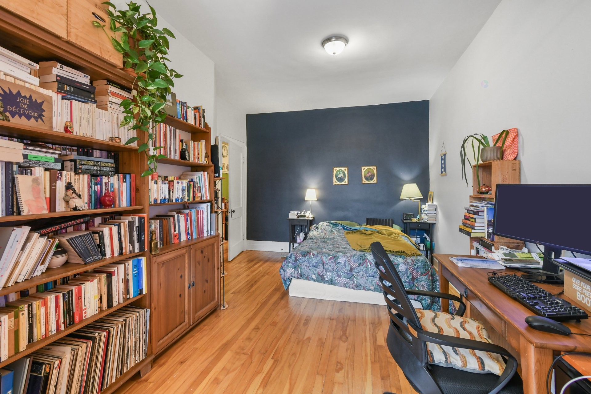 









7496

 - 7502


Av. Christophe-Colomb

,
Montréal (Villeray/Saint-Michel/Parc-Extension),




QC
H2R2S7

