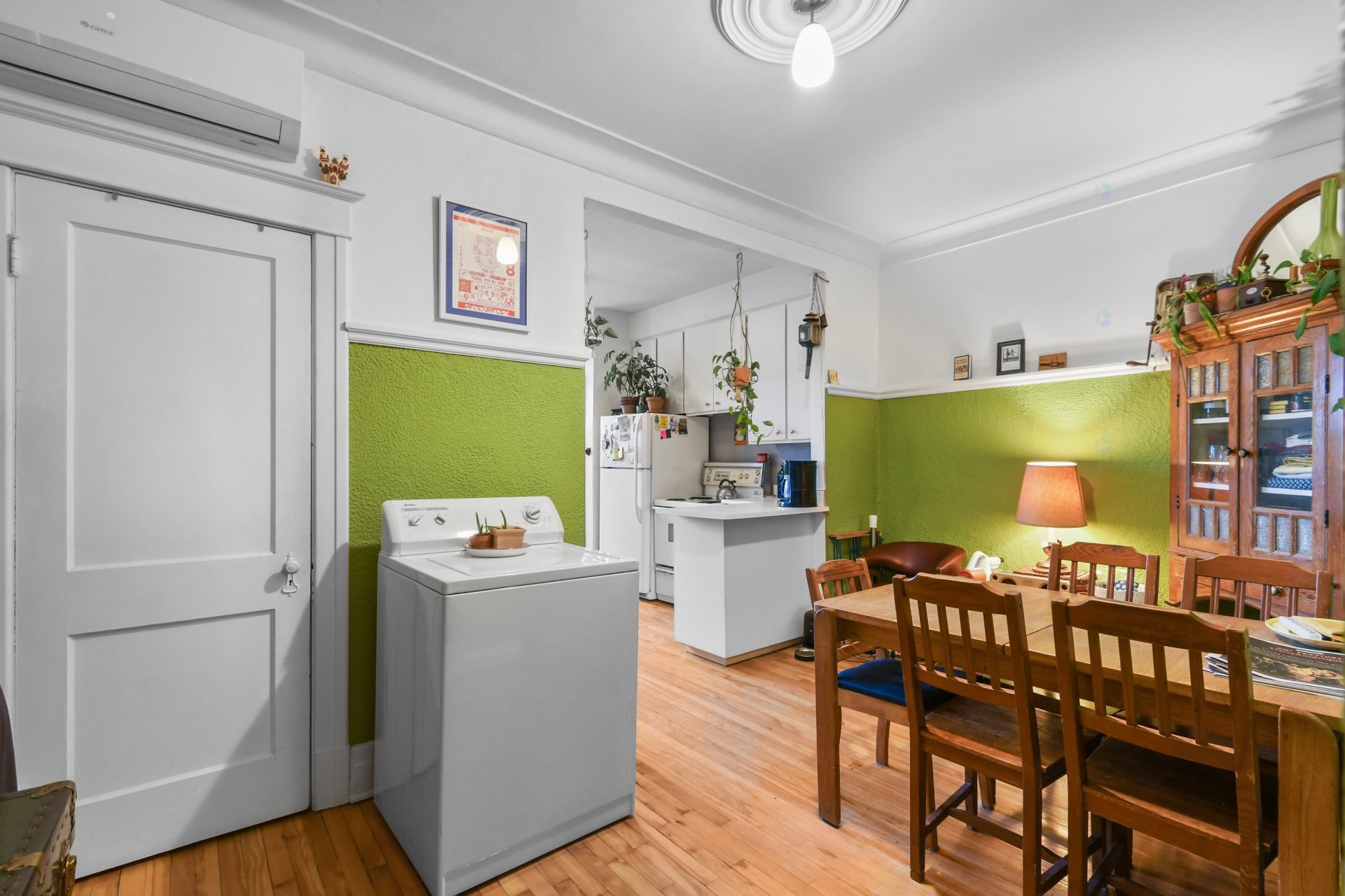









7496

 - 7502


Av. Christophe-Colomb

,
Montréal (Villeray/Saint-Michel/Parc-Extension),




QC
H2R2S7

