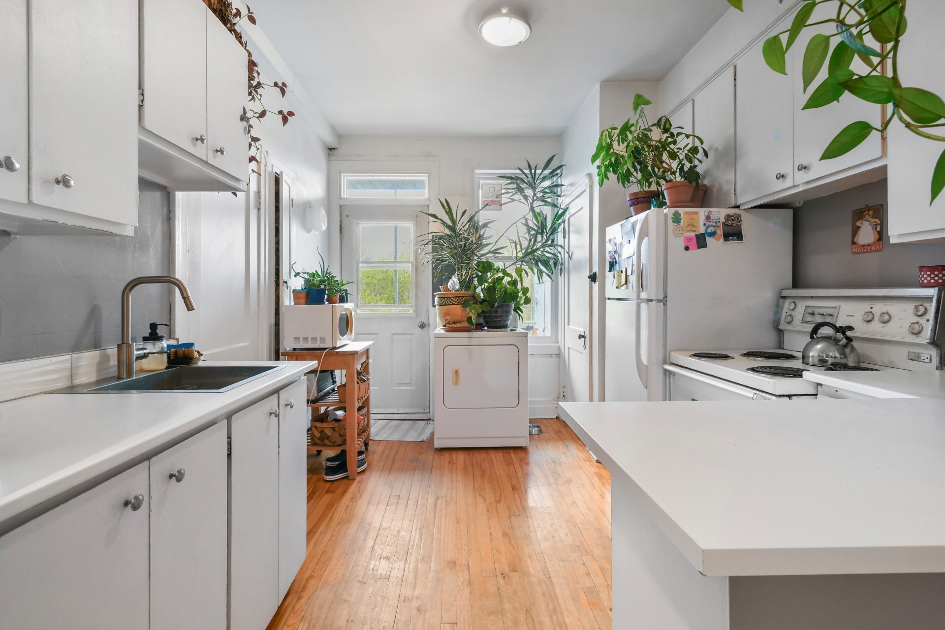









7496

 - 7502


Av. Christophe-Colomb

,
Montréal (Villeray/Saint-Michel/Parc-Extension),




QC
H2R2S7

