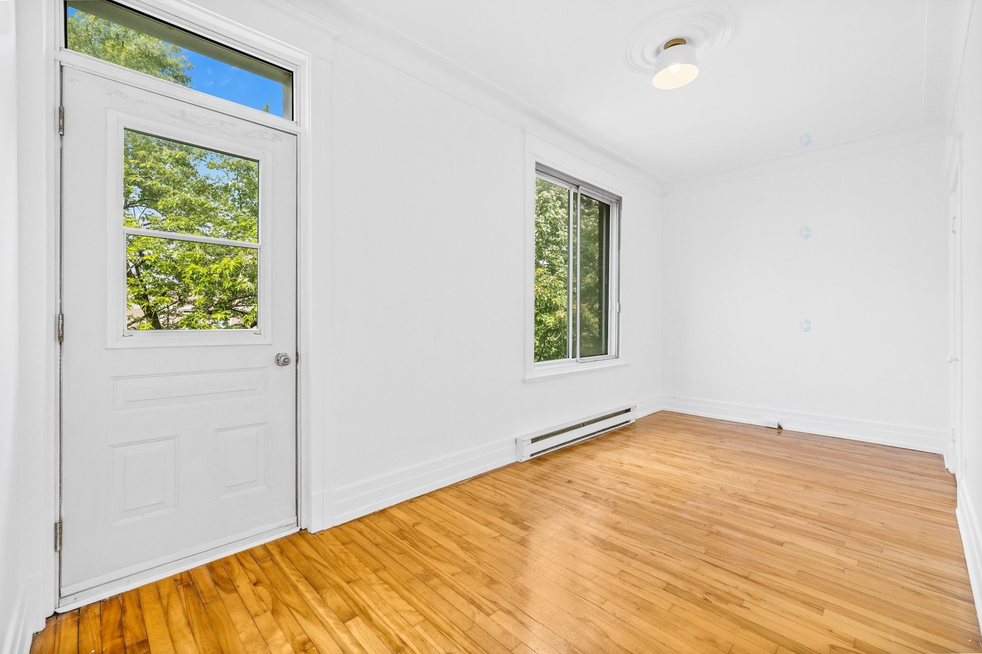 









7496

 - 7502


Av. Christophe-Colomb

,
Montréal (Villeray/Saint-Michel/Parc-Extension),




QC
H2R2S7

