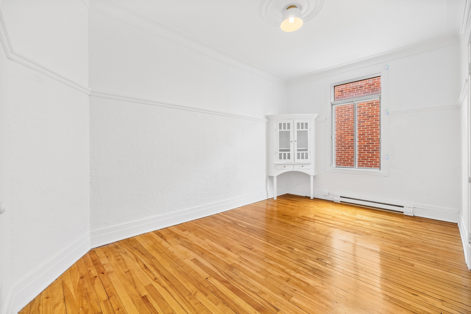 









7496

 - 7502


Av. Christophe-Colomb

,
Montréal (Villeray/Saint-Michel/Parc-Extension),




QC
H2R2S7

