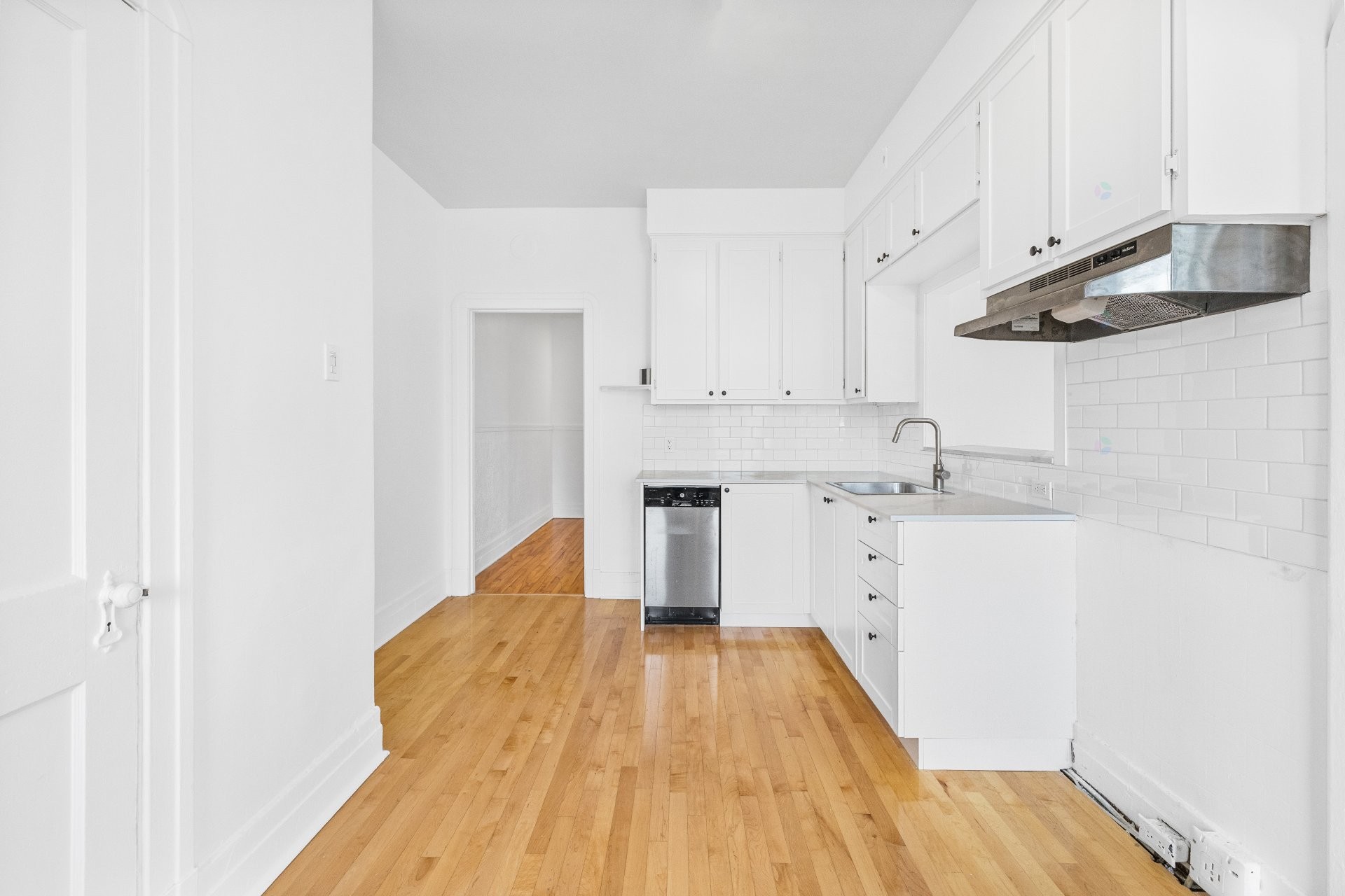 









7496

 - 7502


Av. Christophe-Colomb

,
Montréal (Villeray/Saint-Michel/Parc-Extension),




QC
H2R2S7

