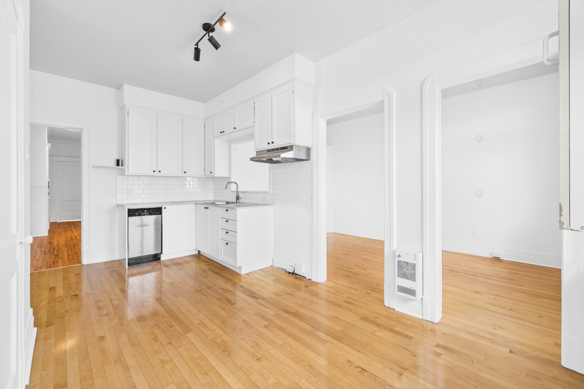 









7496

 - 7502


Av. Christophe-Colomb

,
Montréal (Villeray/Saint-Michel/Parc-Extension),




QC
H2R2S7

