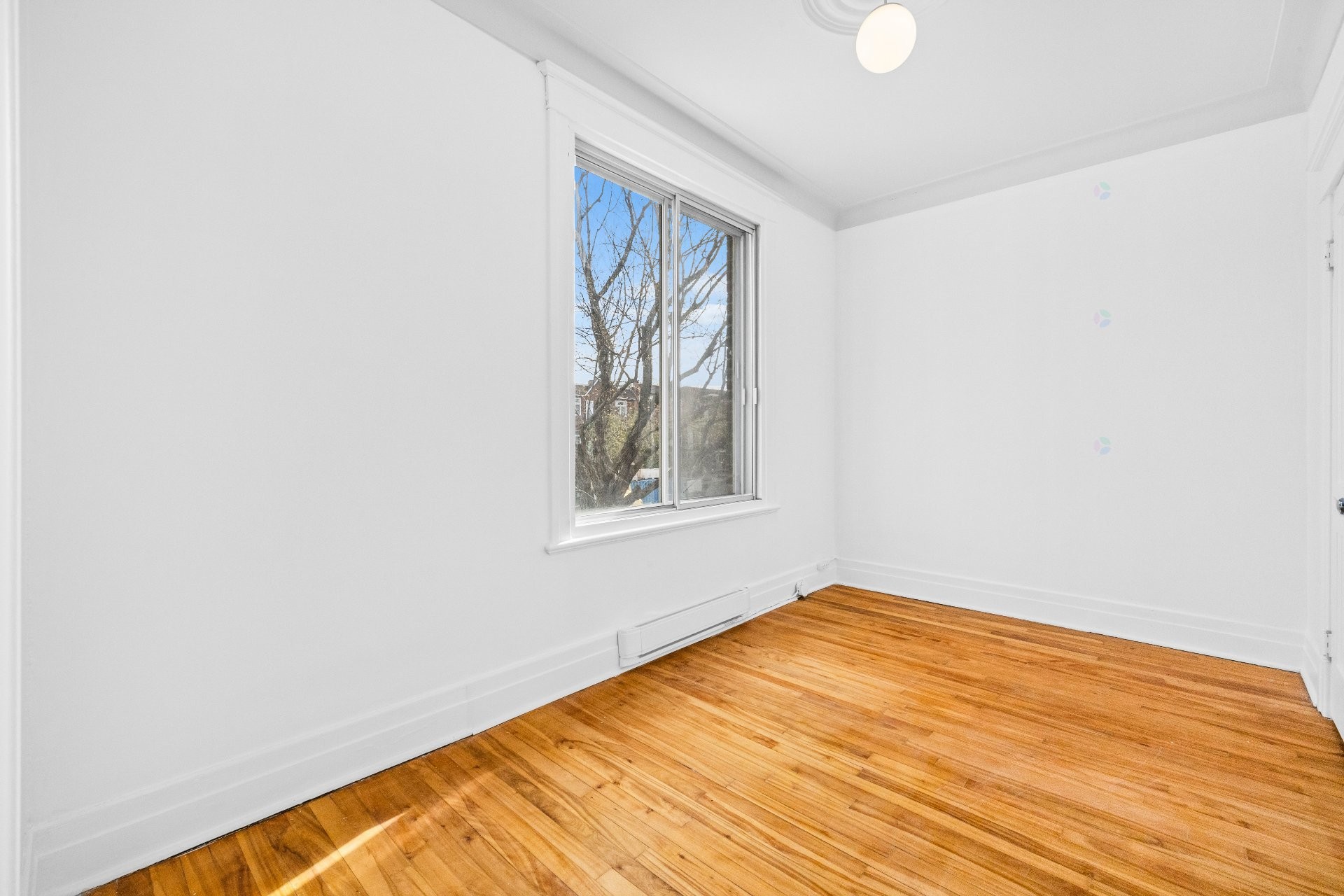 









7496

 - 7502


Av. Christophe-Colomb

,
Montréal (Villeray/Saint-Michel/Parc-Extension),




QC
H2R2S7

