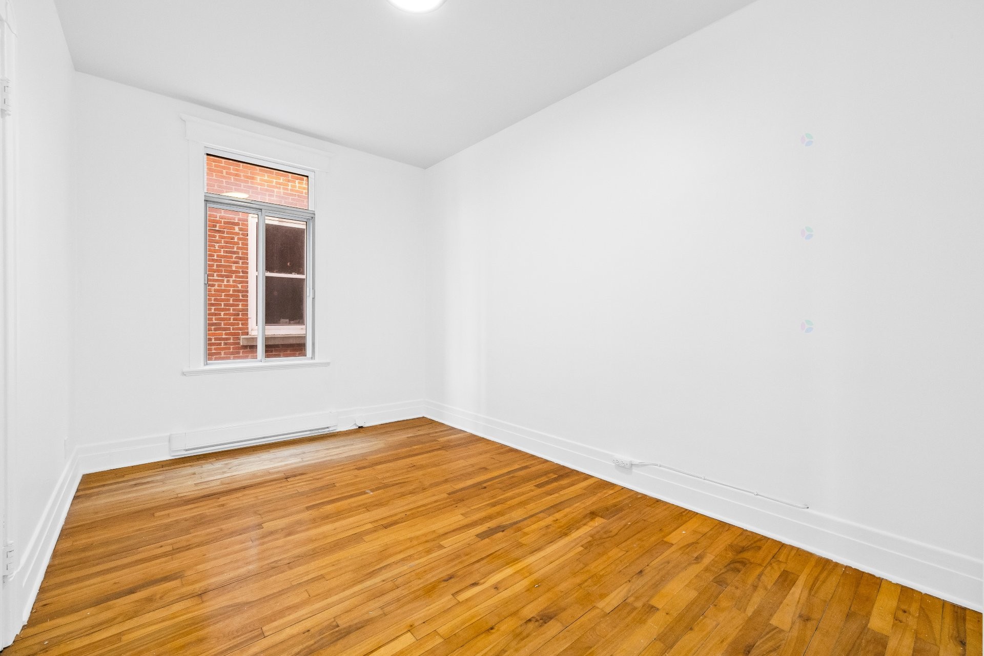 









7496

 - 7502


Av. Christophe-Colomb

,
Montréal (Villeray/Saint-Michel/Parc-Extension),




QC
H2R2S7

