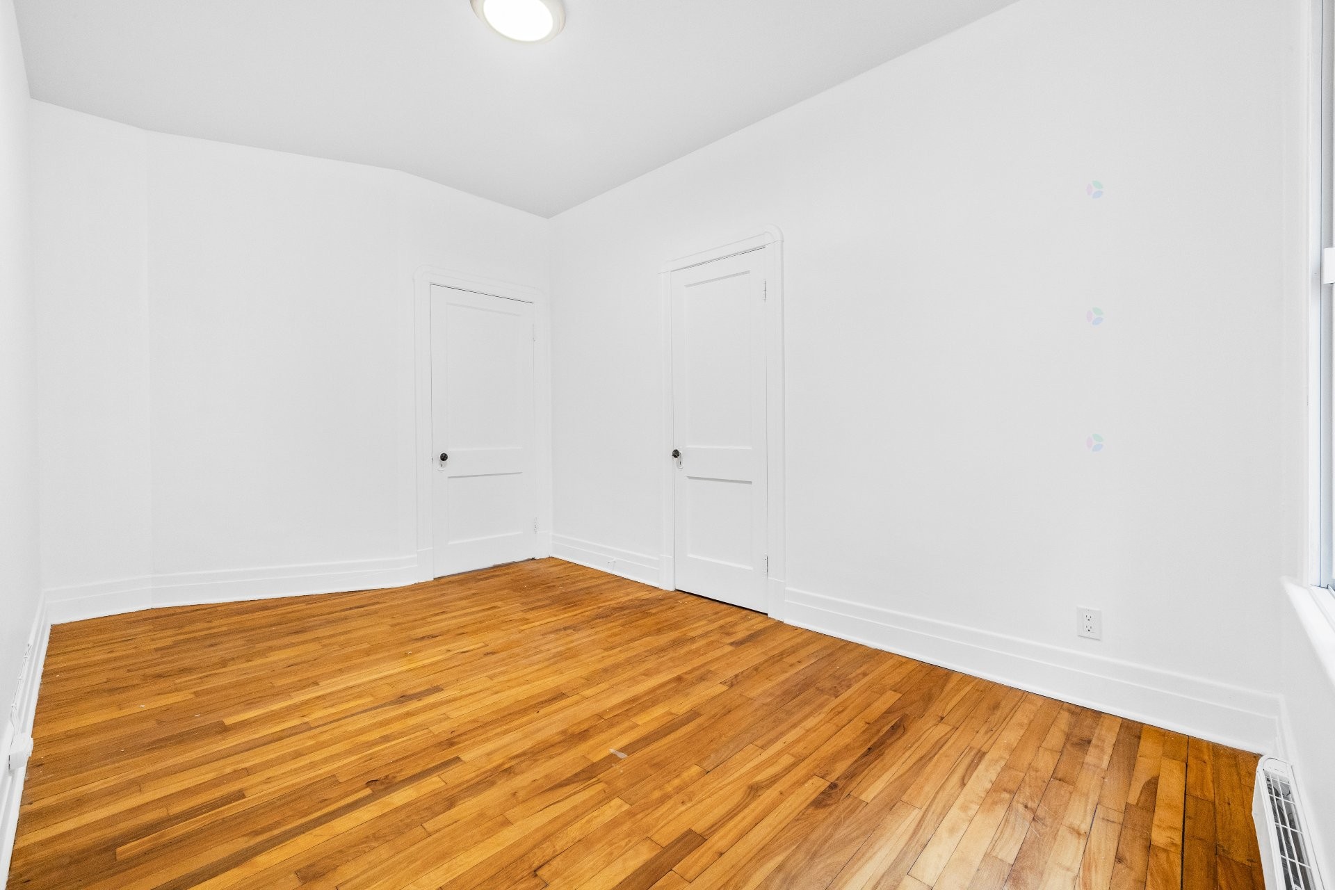 









7496

 - 7502


Av. Christophe-Colomb

,
Montréal (Villeray/Saint-Michel/Parc-Extension),




QC
H2R2S7

