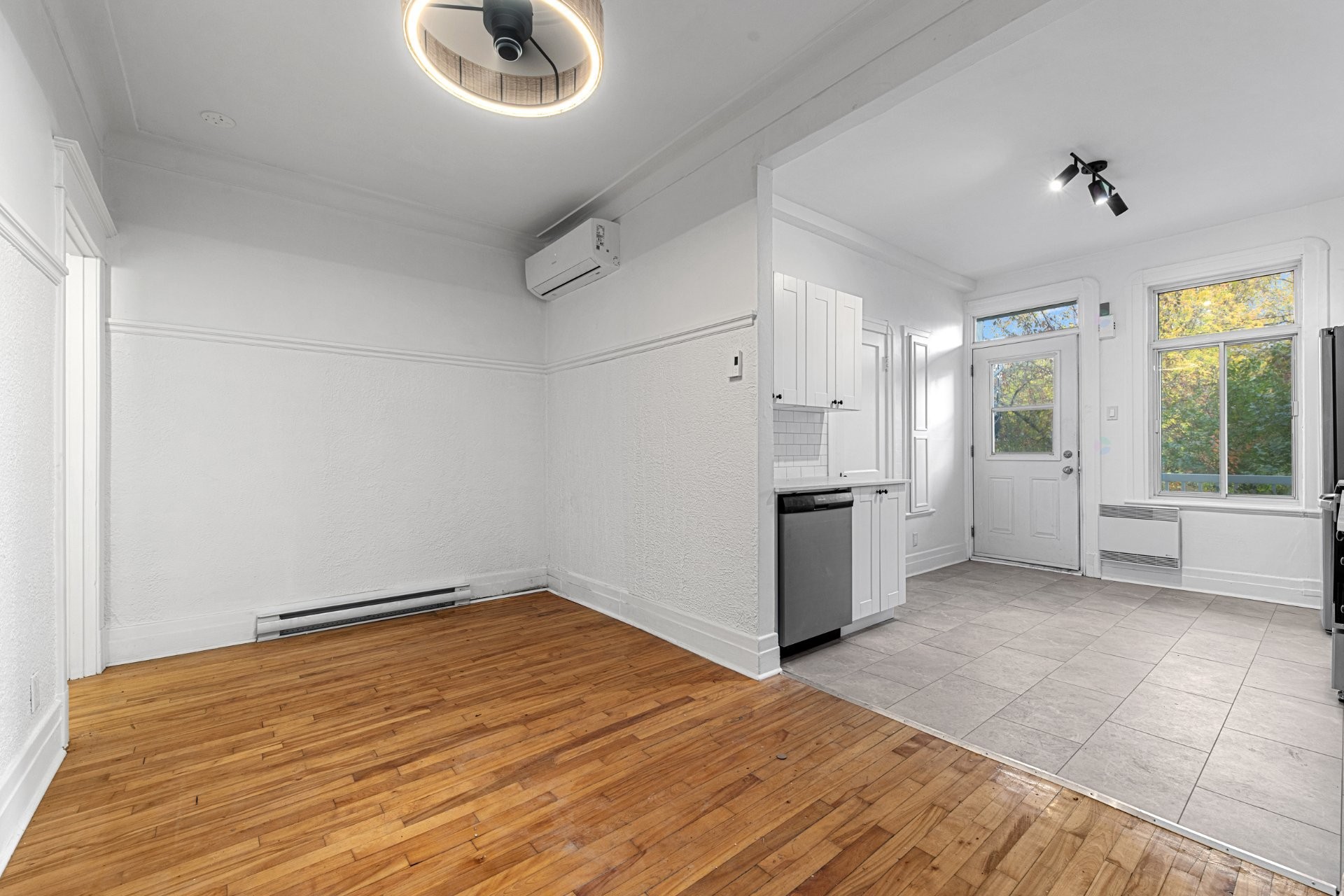 









7496

 - 7502


Av. Christophe-Colomb

,
Montréal (Villeray/Saint-Michel/Parc-Extension),




QC
H2R2S7


