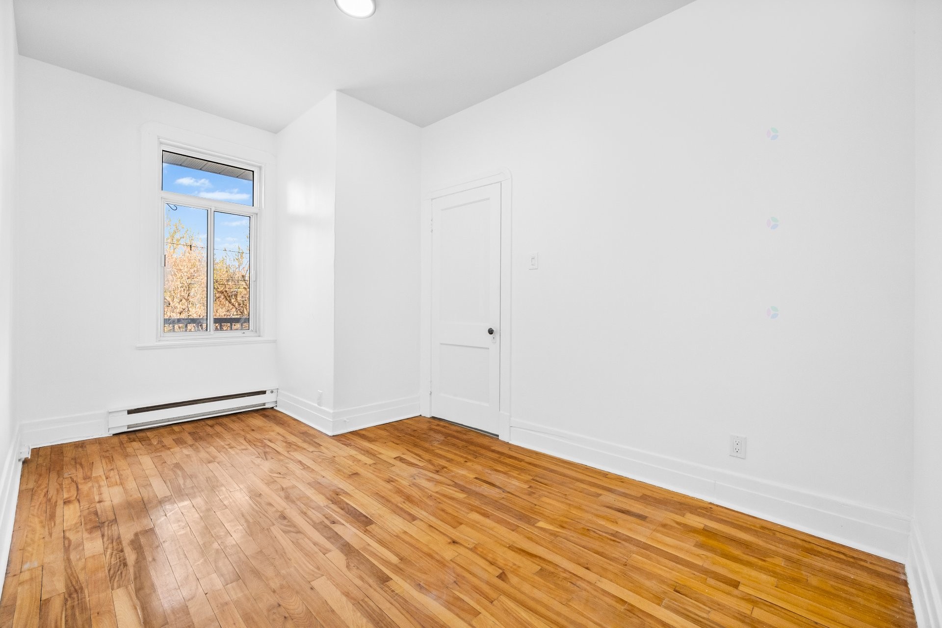 









7496

 - 7502


Av. Christophe-Colomb

,
Montréal (Villeray/Saint-Michel/Parc-Extension),




QC
H2R2S7

