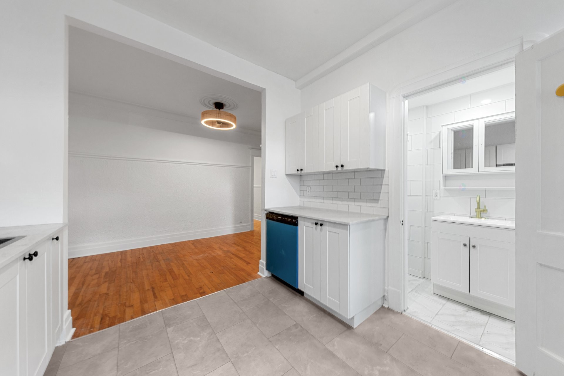 









7496

 - 7502


Av. Christophe-Colomb

,
Montréal (Villeray/Saint-Michel/Parc-Extension),




QC
H2R2S7

