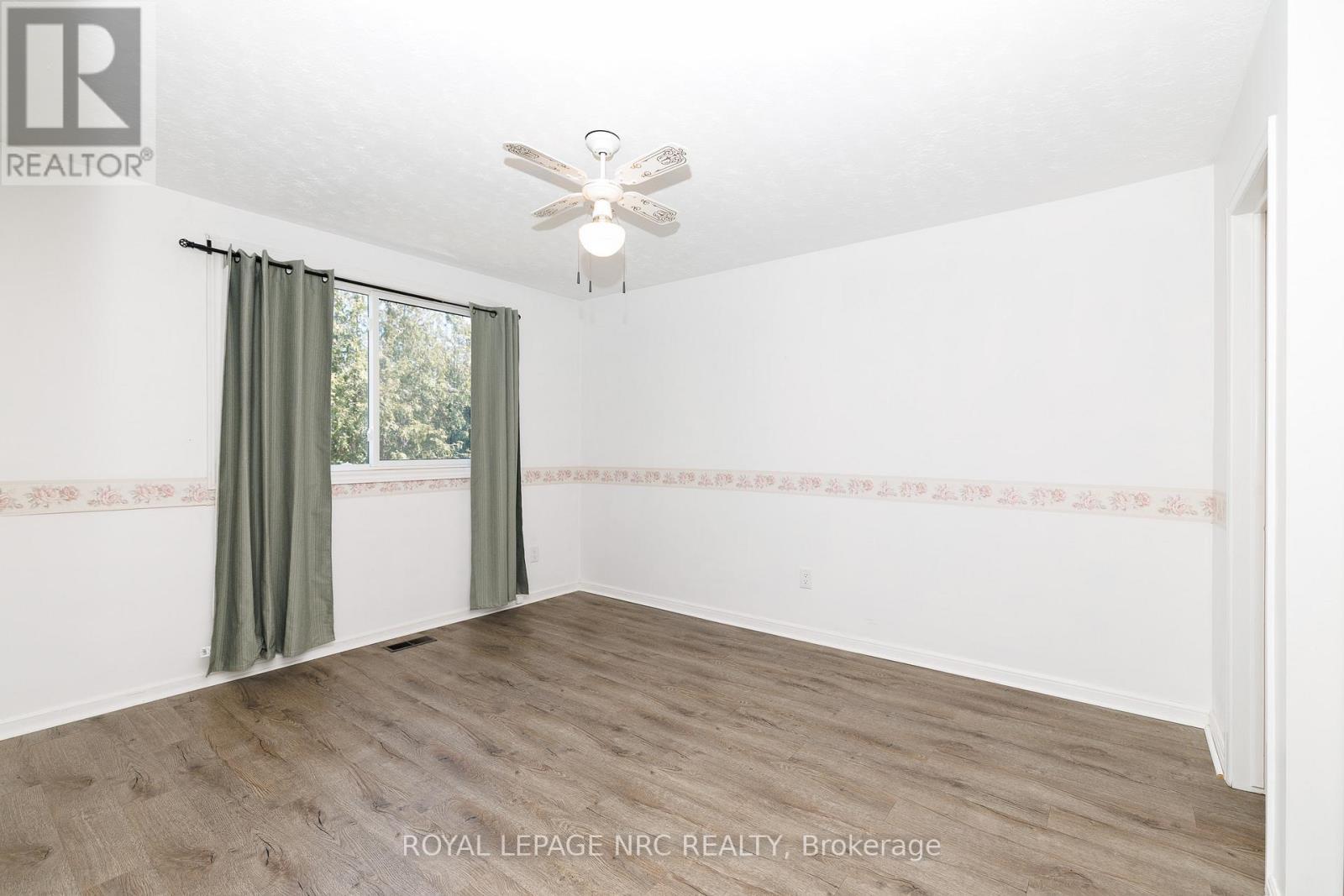 












8 KERWIN GATE

,
St. Catharines (Lakeport),




Ontario
L2N4J8

