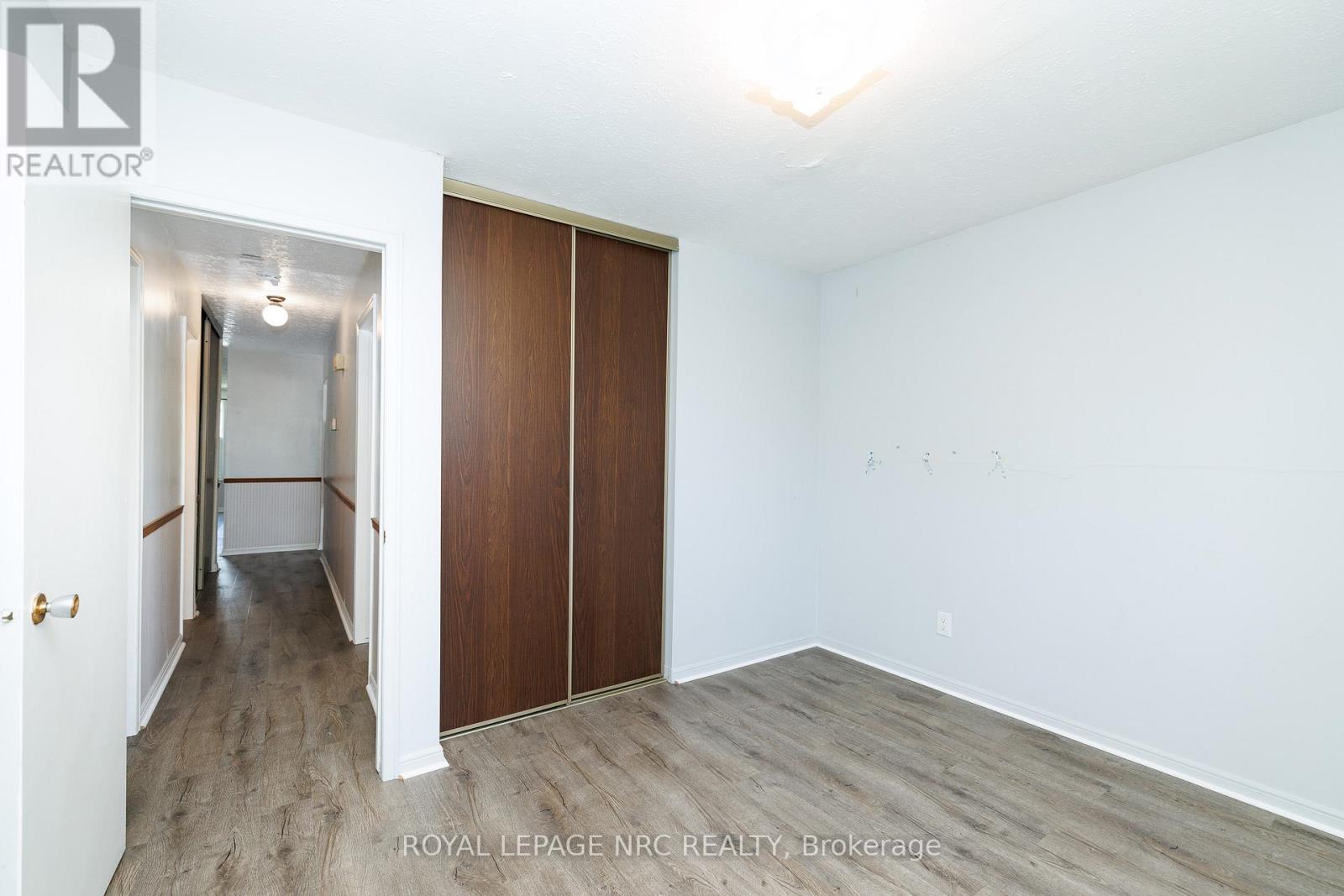 












8 KERWIN GATE

,
St. Catharines (Lakeport),




Ontario
L2N4J8

