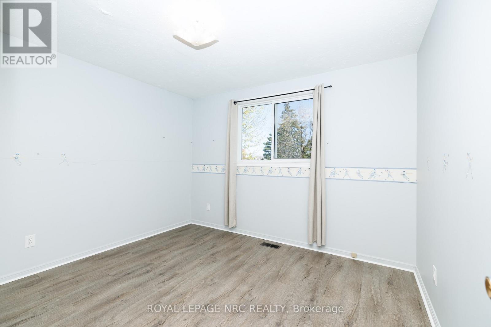 












8 KERWIN GATE

,
St. Catharines (Lakeport),




Ontario
L2N4J8

