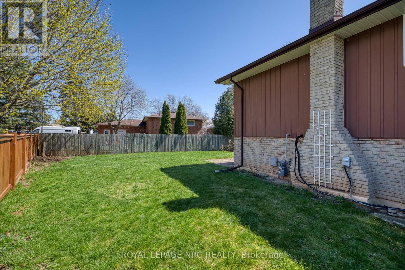












8 KERWIN GATE

,
St. Catharines (Lakeport),




Ontario
L2N4J8

