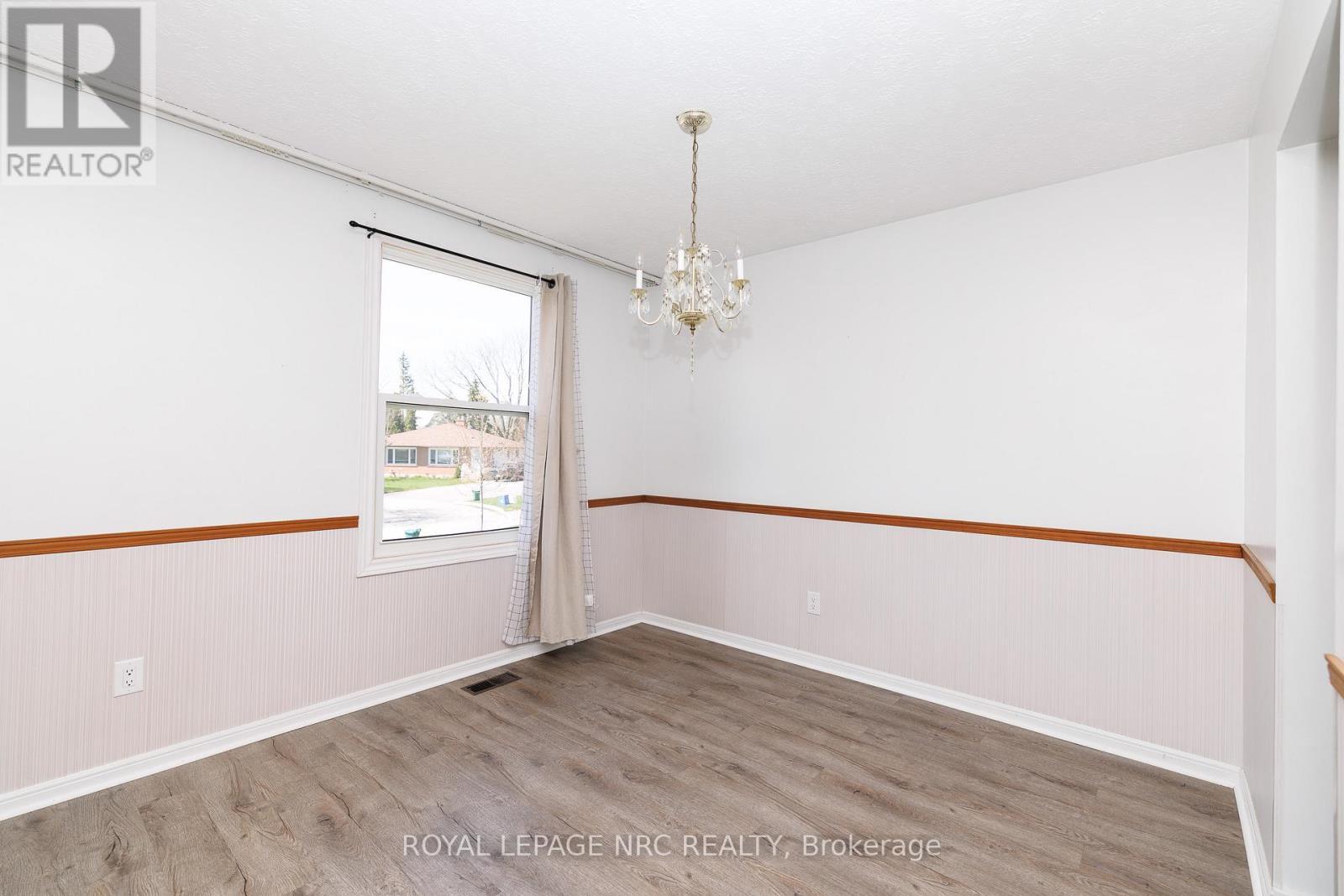 












8 KERWIN GATE

,
St. Catharines (Lakeport),




Ontario
L2N4J8

