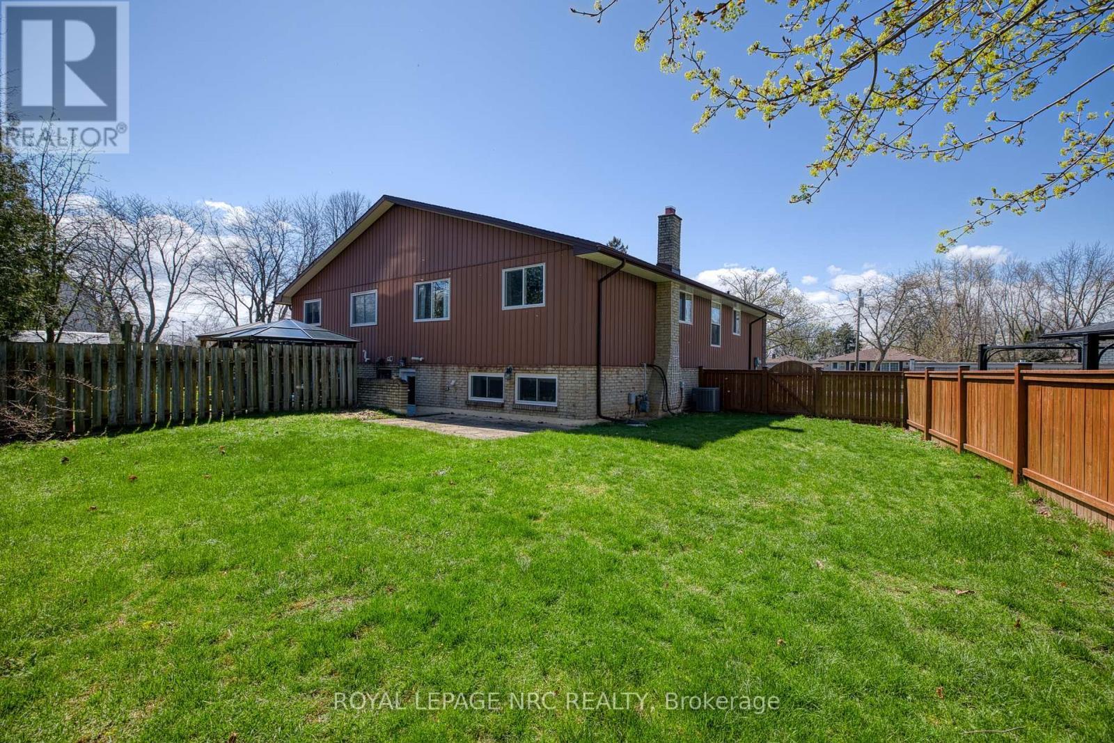 












8 KERWIN GATE

,
St. Catharines (Lakeport),




Ontario
L2N4J8

