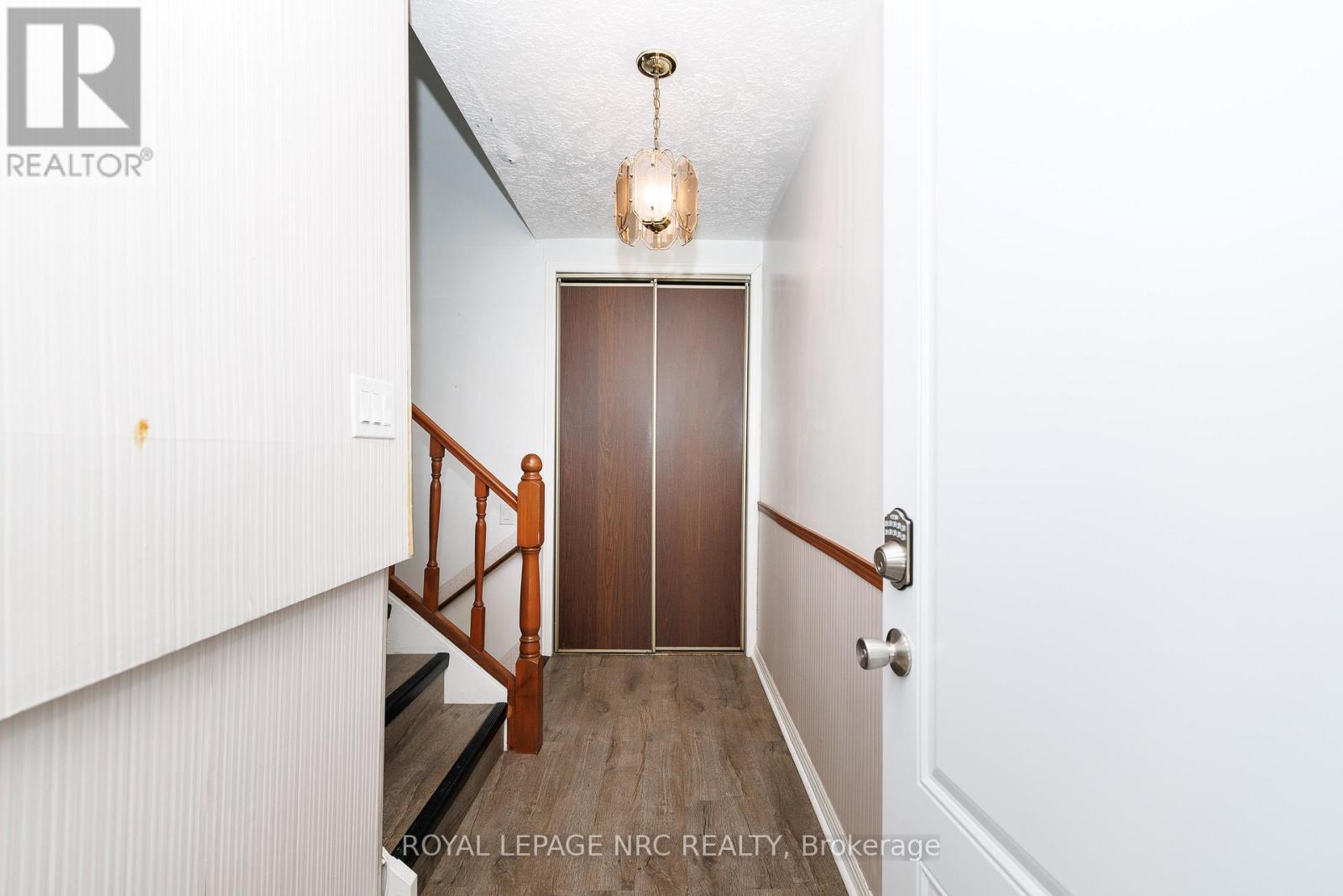 












8 KERWIN GATE

,
St. Catharines (Lakeport),




Ontario
L2N4J8

