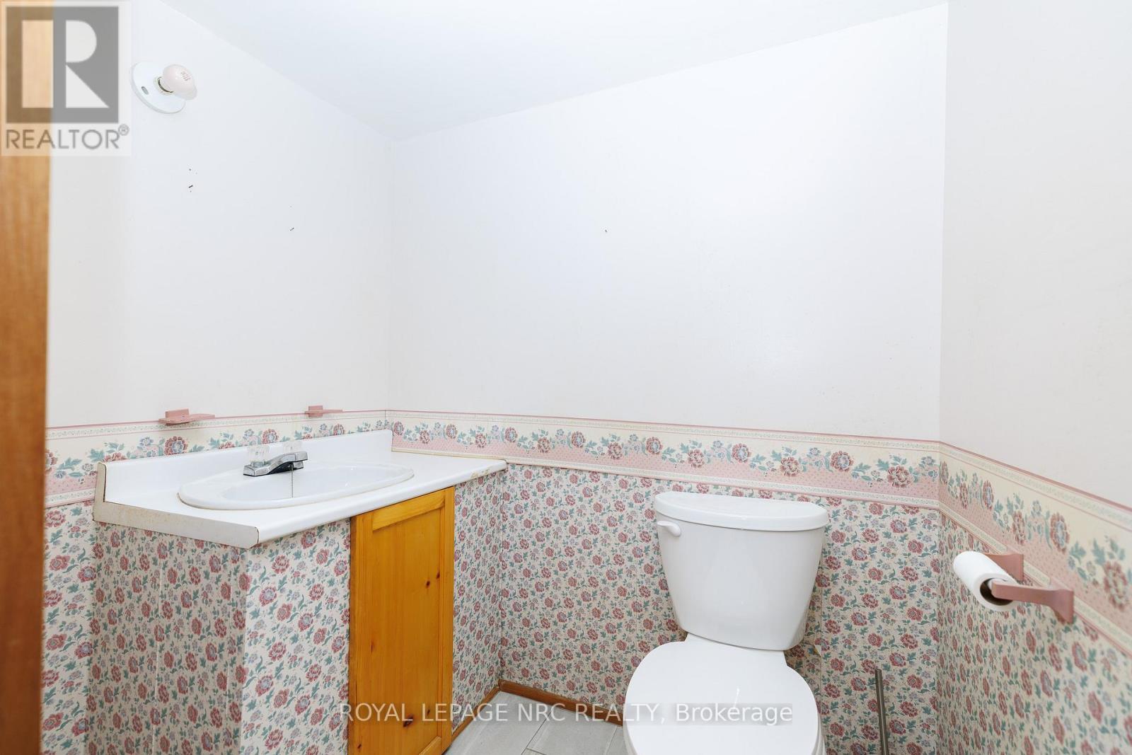












8 KERWIN GATE

,
St. Catharines (Lakeport),




Ontario
L2N4J8

