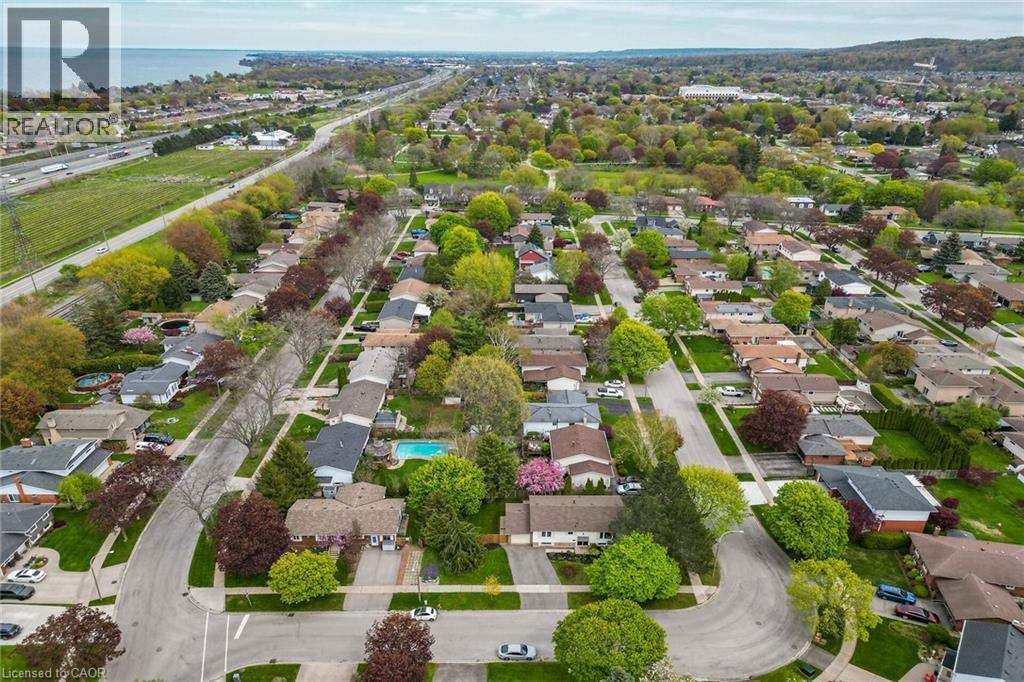 












9 JULIANA Road

,
Grimsby,




Ontario
L3M4J4

