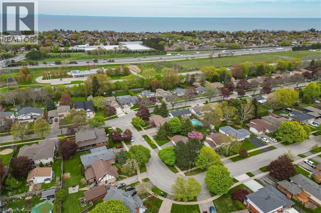 












9 JULIANA Road

,
Grimsby,




Ontario
L3M4J4


