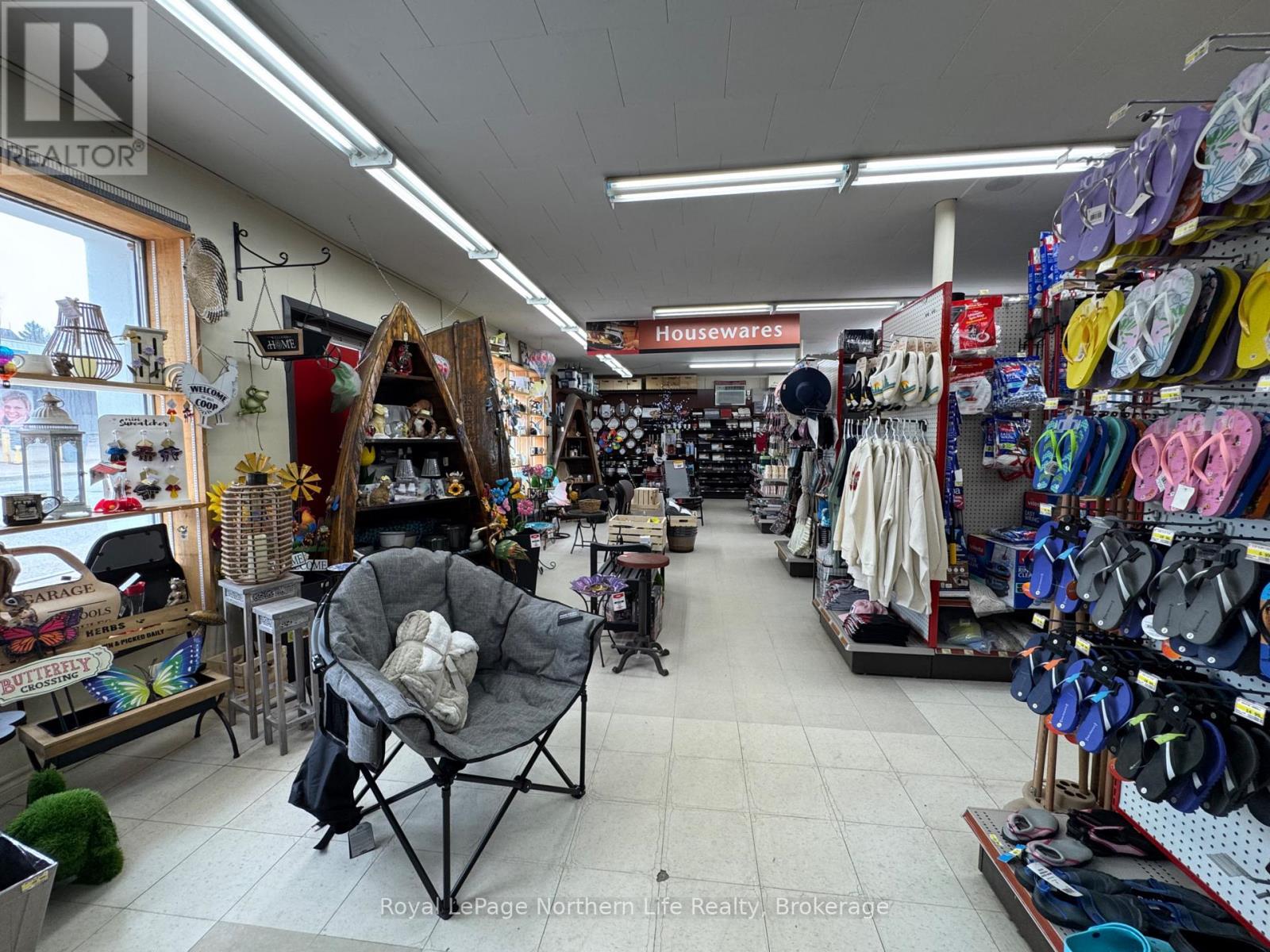 












493 MAIN STREET

,
Powassan,




Ontario
P0H1Z0

