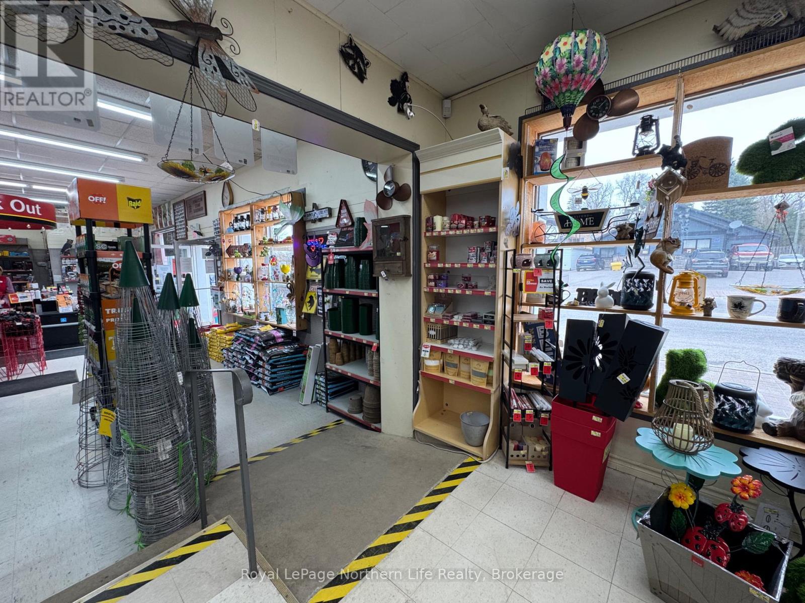 












493 MAIN STREET

,
Powassan,




Ontario
P0H1Z0

