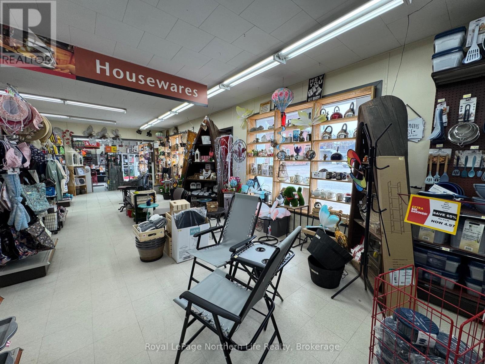 












493 MAIN STREET

,
Powassan,




Ontario
P0H1Z0


