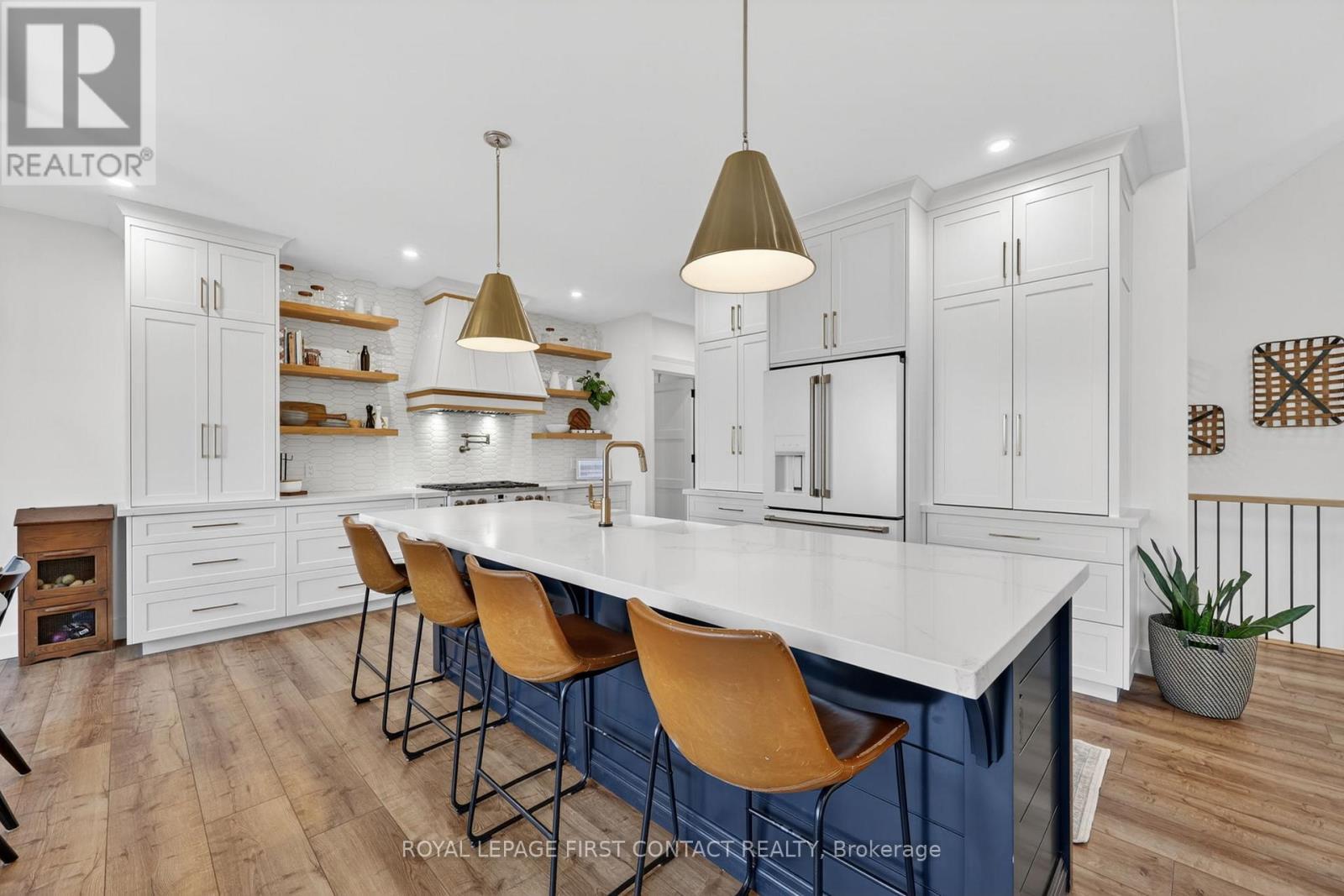 












144 ARLYNN CRESCENT

,
Penetanguishene,




Ontario
L9M2G9

