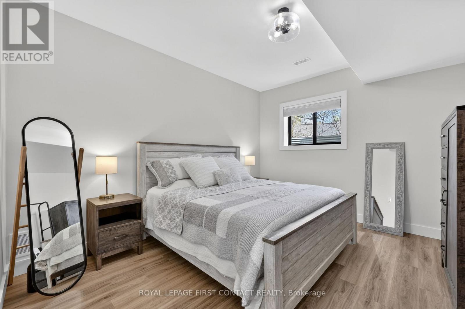 












144 ARLYNN CRESCENT

,
Penetanguishene,




Ontario
L9M2G9


