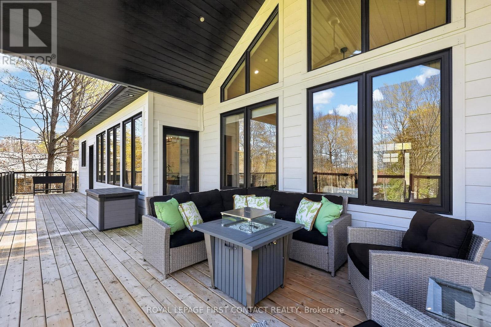 












144 ARLYNN CRESCENT

,
Penetanguishene,




Ontario
L9M2G9

