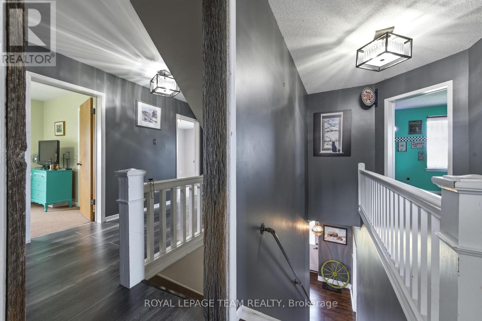 












263 GARDEN OF EDEN ROAD

,
Horton,




Ontario
K7V3Z8

