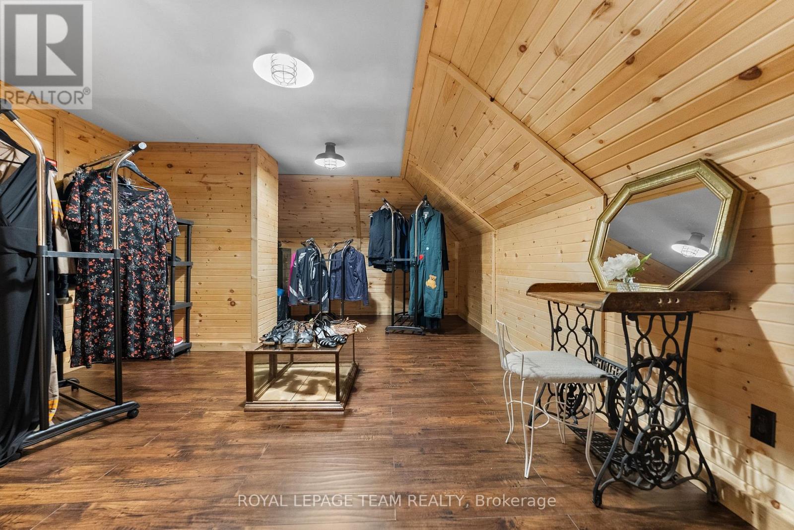 












263 GARDEN OF EDEN ROAD

,
Horton,




Ontario
K7V3Z8

