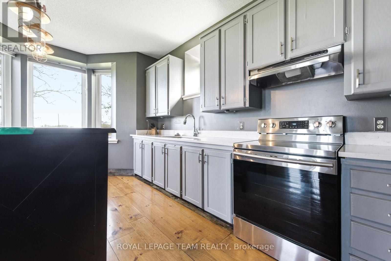 












263 GARDEN OF EDEN ROAD

,
Horton,




Ontario
K7V3Z8

