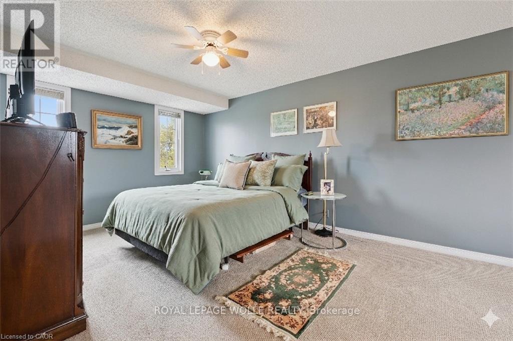 












203 BAKER STREET

,
Waterloo,




Ontario
N2T2L8

