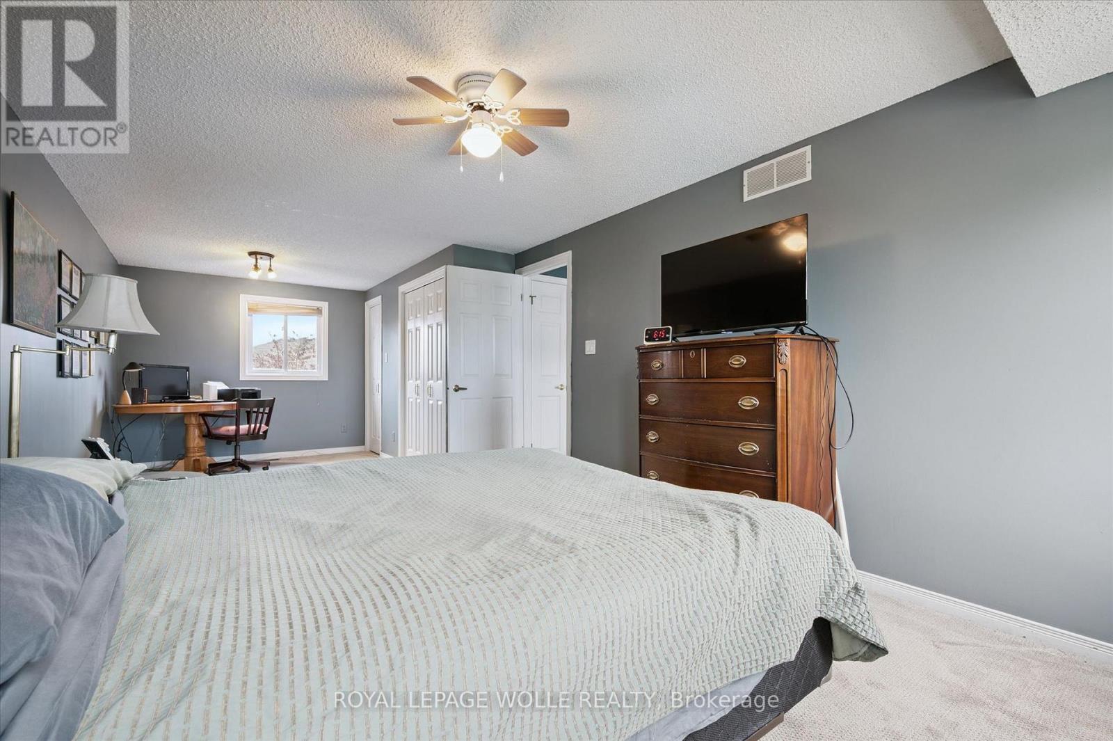 












203 BAKER STREET

,
Waterloo,




Ontario
N2T2L8

