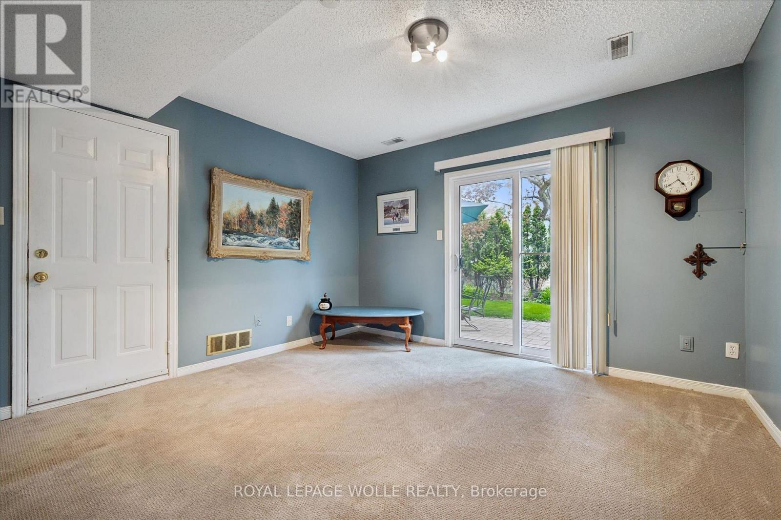












203 BAKER STREET

,
Waterloo,




Ontario
N2T2L8

