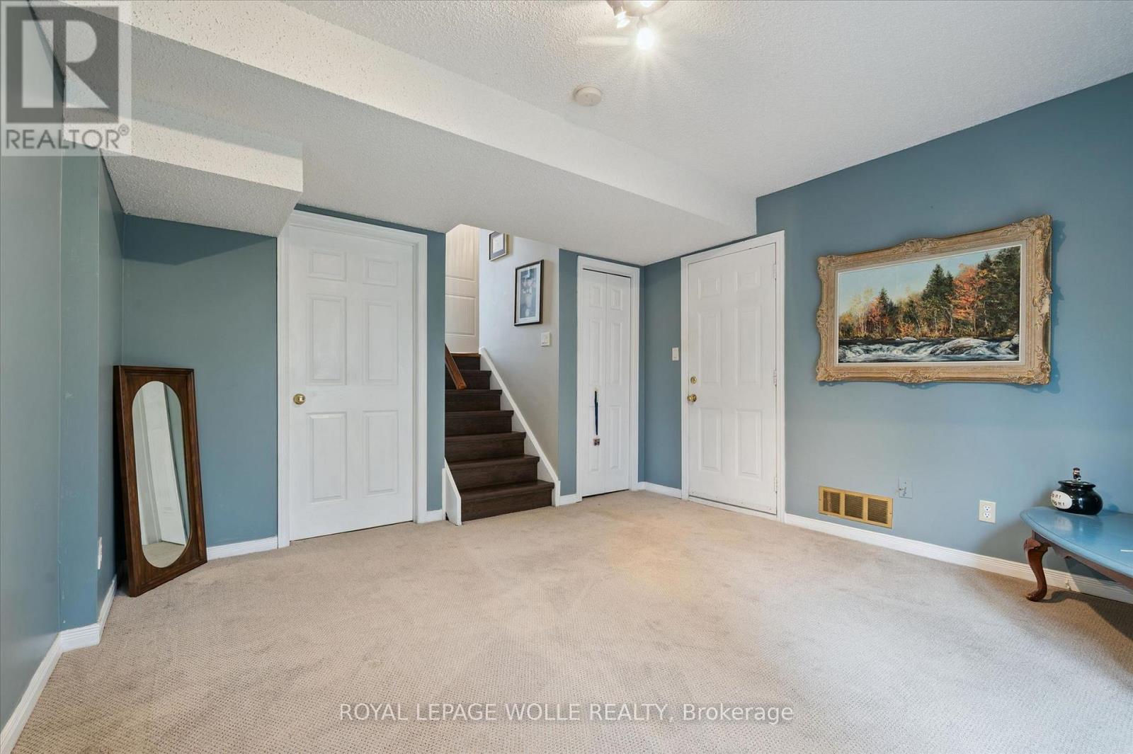 












203 BAKER STREET

,
Waterloo,




Ontario
N2T2L8

