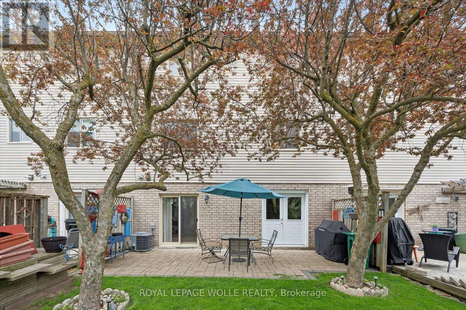 












203 BAKER STREET

,
Waterloo,




Ontario
N2T2L8

