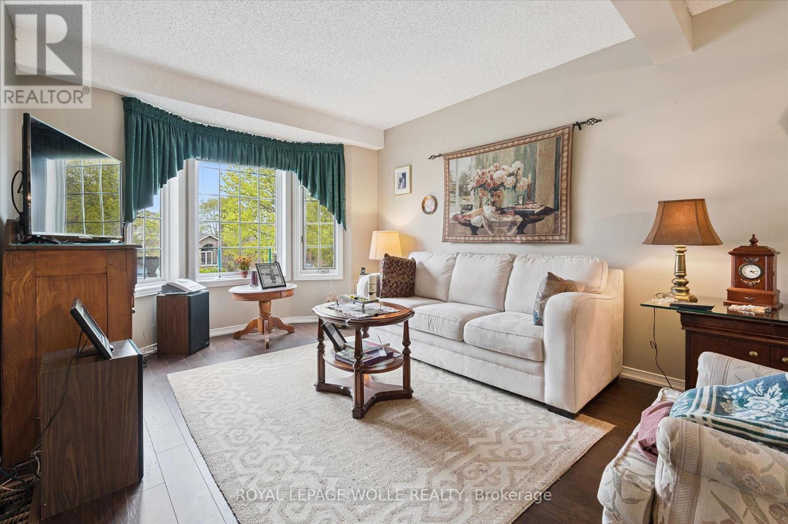 












203 BAKER STREET

,
Waterloo,




Ontario
N2T2L8

