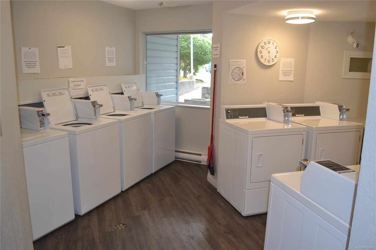 









200


Back

Rd, 301,
Courtenay,




BC
V9N 3W6

