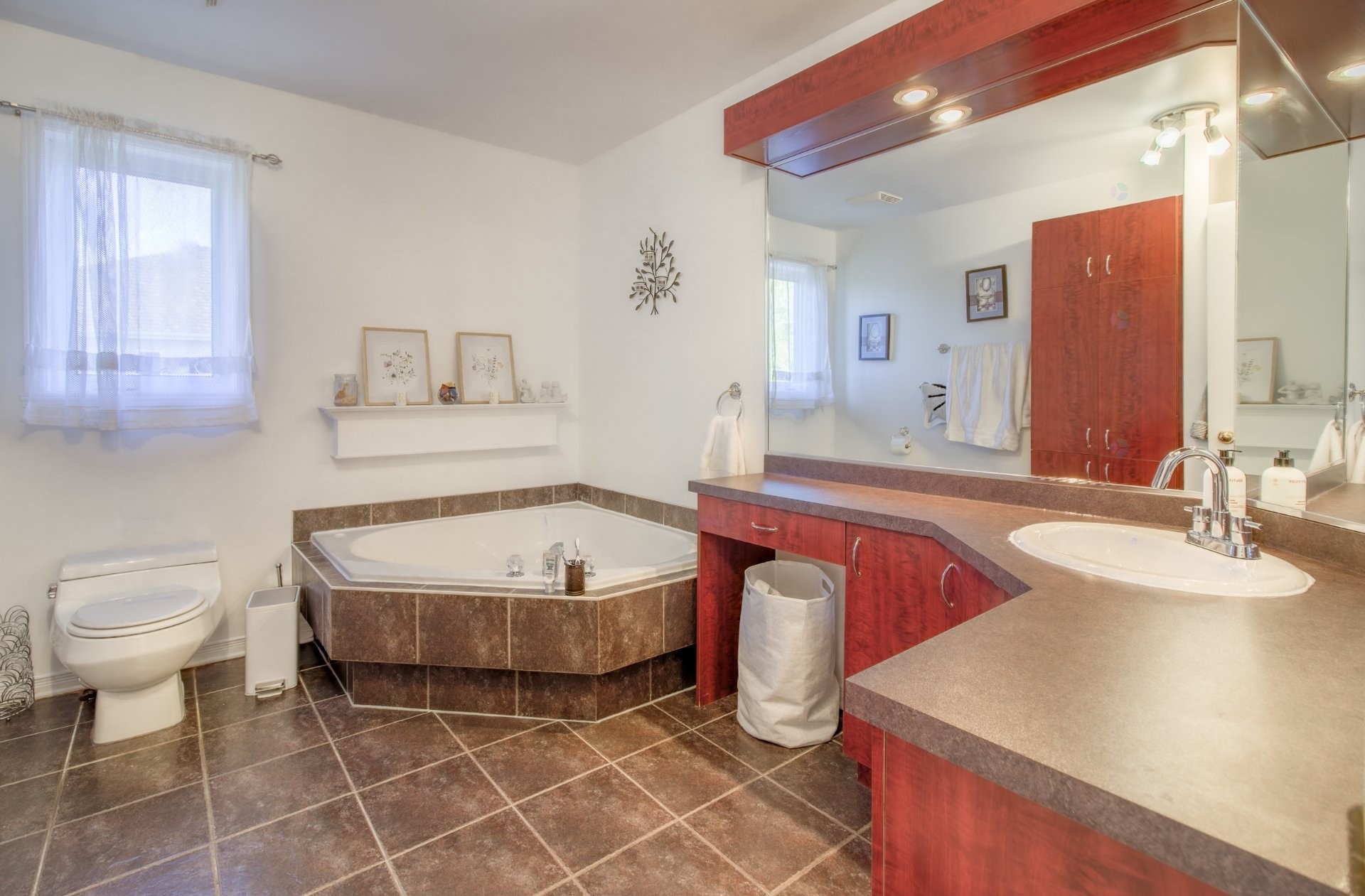 









545


Rue Jérôme-Richer

, 6,
Saint-Eustache,




QC
J7P5P7

