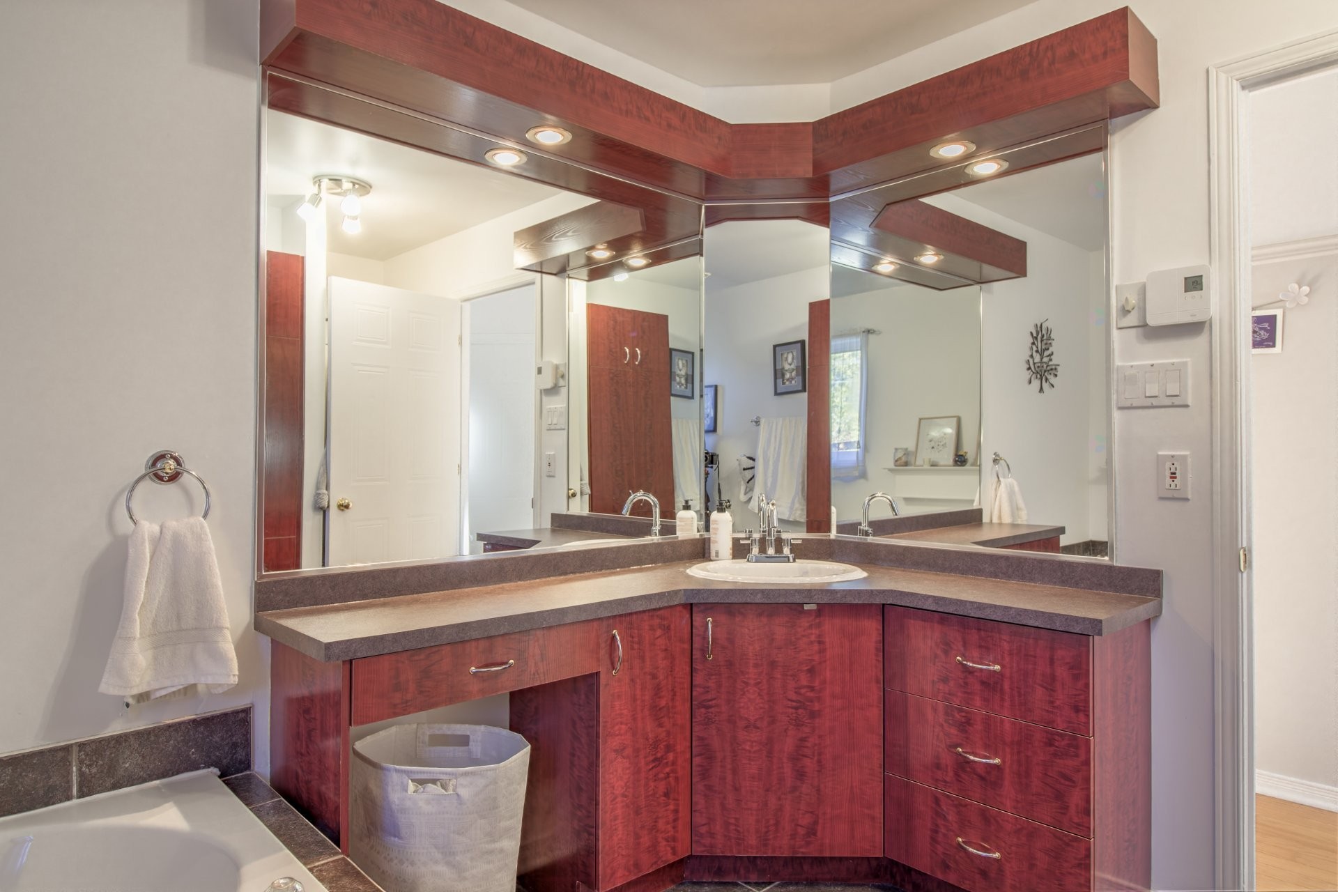 









545


Rue Jérôme-Richer

, 6,
Saint-Eustache,




QC
J7P5P7

