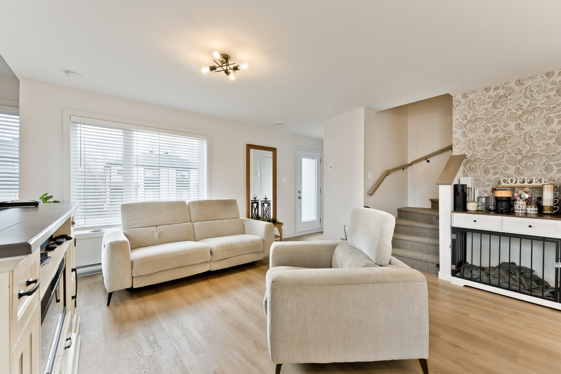









500


Rue des Oiseaux-de-Neige

,
Sherbrooke (Les Nations),




QC
J1H0P7


