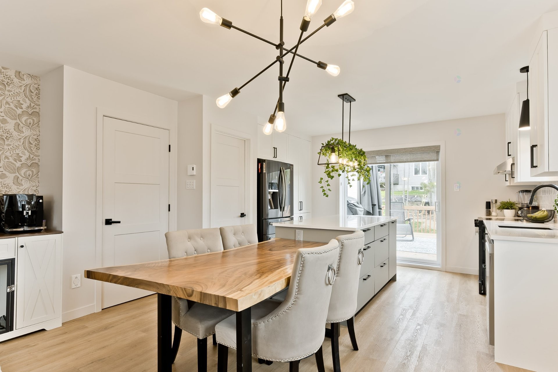 









500


Rue des Oiseaux-de-Neige

,
Sherbrooke (Les Nations),




QC
J1H0P7

