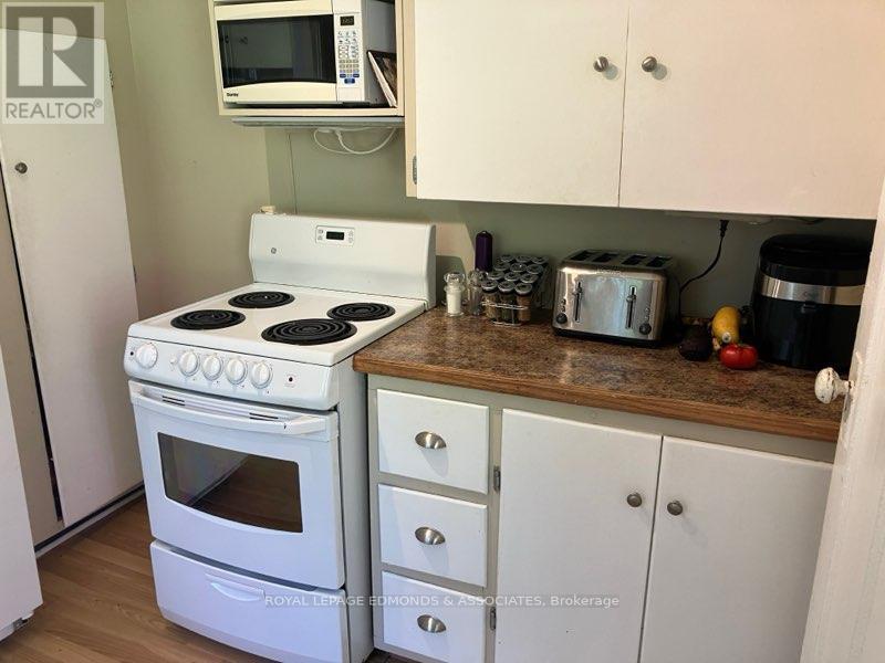 












544 ROCKY POINT LANE

,
Deep River,




Ontario
K0J1P0

