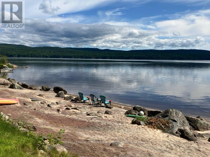 












544 ROCKY POINT LANE

,
Deep River,




Ontario
K0J1P0

