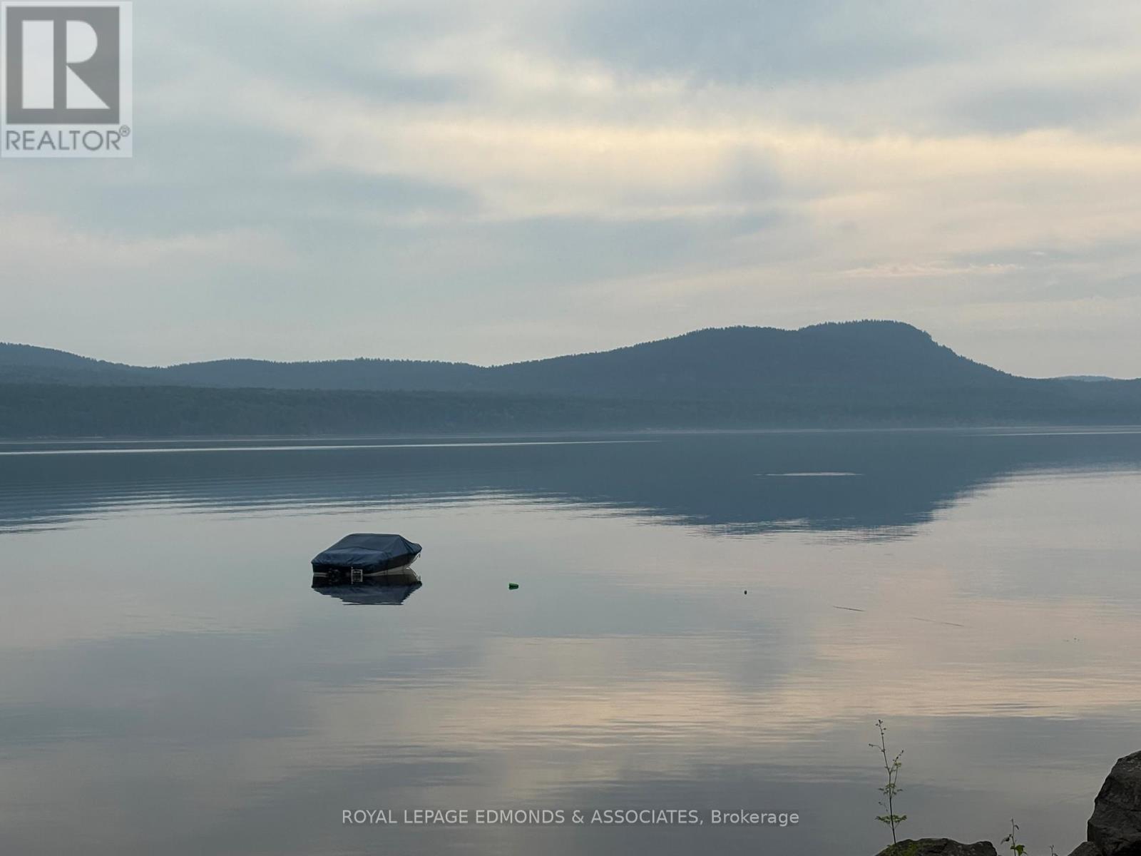 












544 ROCKY POINT LANE

,
Deep River,




Ontario
K0J1P0


